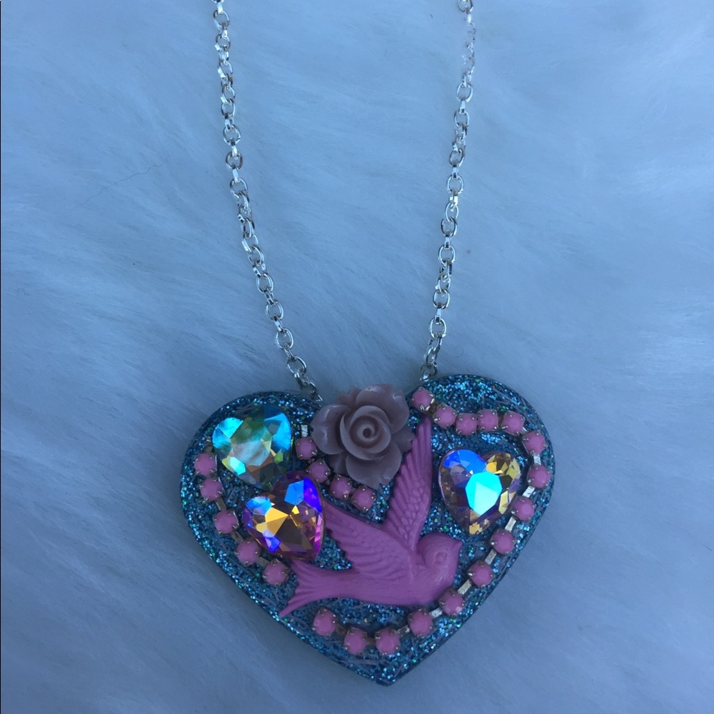 Sparrow and heart necklace rockabilly - Picture 4 of 5